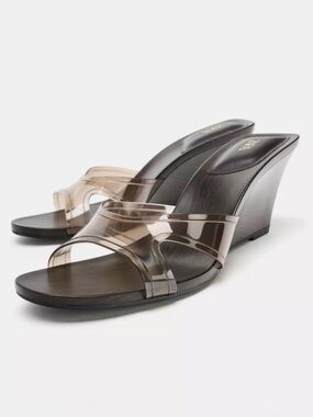 Wedge Sandals with vinyl effect